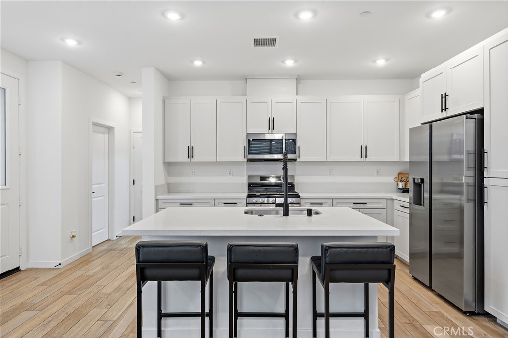 Fontana, California, 92336, United States, 3 Bedrooms Bedrooms, ,2 BathroomsBathrooms,Residential,For Sale,2037862