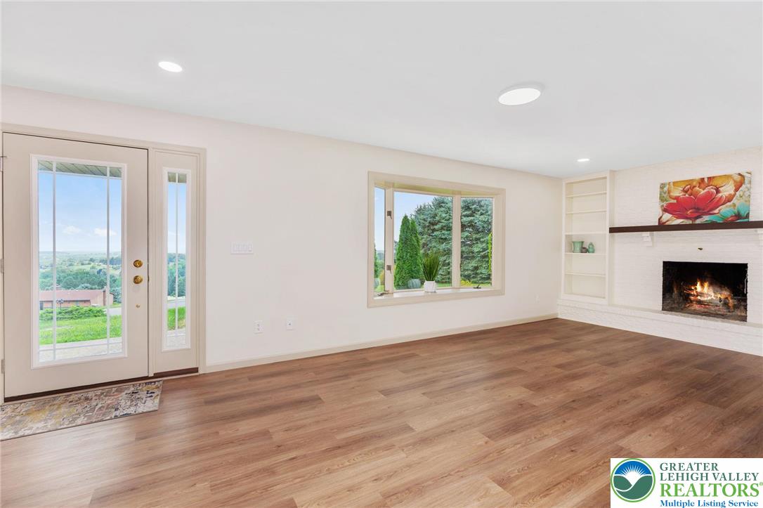 Washington Twp, Pennsylvania, 18080, United States, 3 Bedrooms Bedrooms, ,3 BathroomsBathrooms,Residential,For Sale,1984610