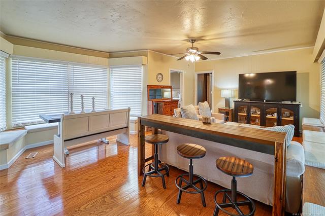 McAlester, Oklahoma, 74501, United States, 4 Bedrooms Bedrooms, ,2 BathroomsBathrooms,Residential,For Sale,1982144