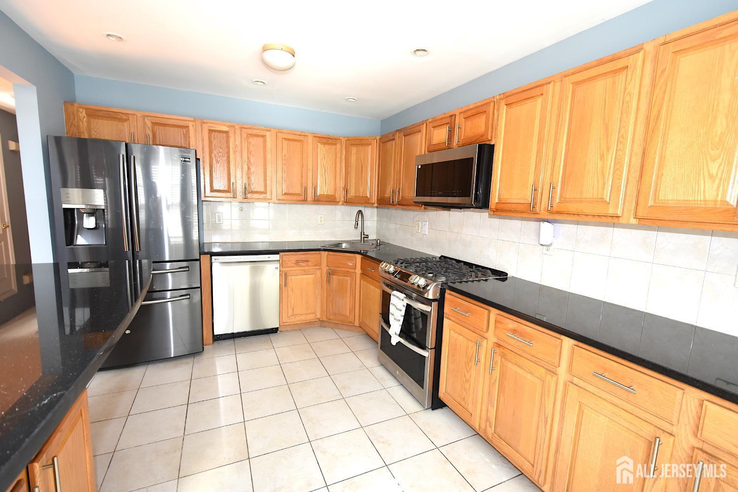 North Brunswick, New Jersey, 08902, United States, 3 Bedrooms Bedrooms, ,3 BathroomsBathrooms,Residential,For Sale,1992590