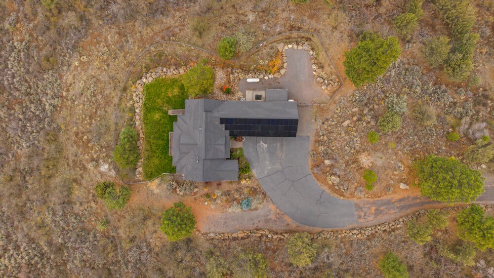 Klamath Falls, Oregon, 97601, United States, 4 Bedrooms Bedrooms, ,3 BathroomsBathrooms,Residential,For Sale,1987766