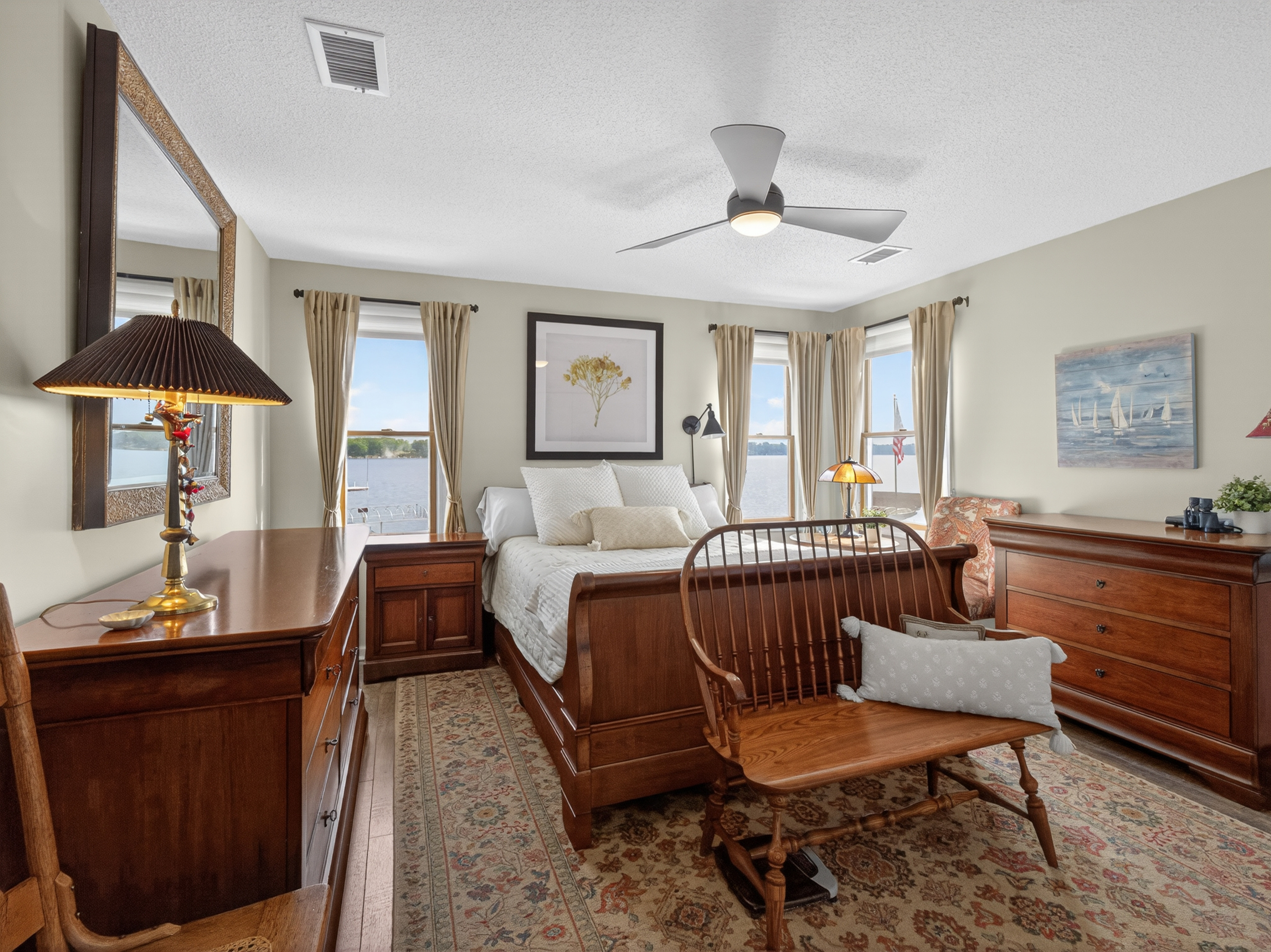  Beautifully Updated 2-Story Lakefront Condo - 物件實景