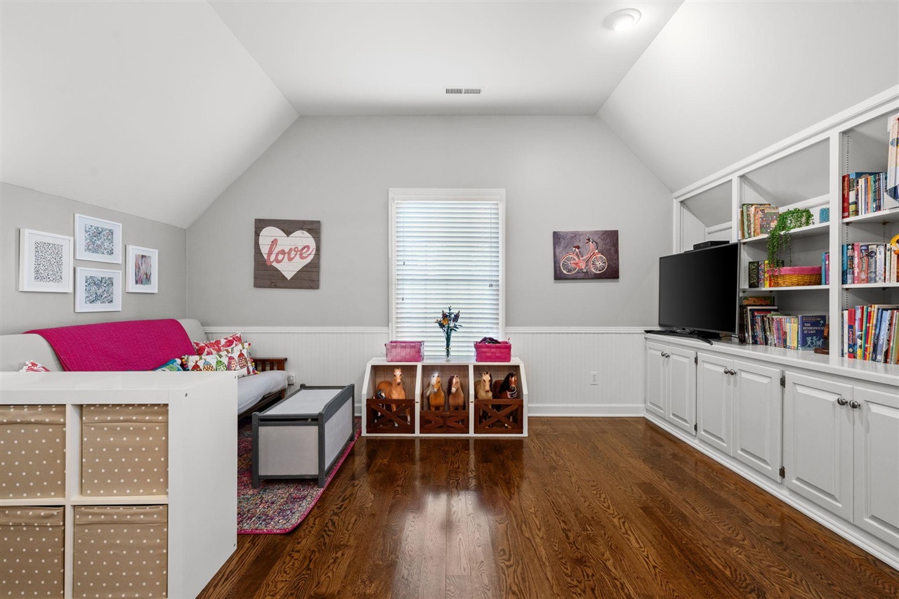Bowling Green, Kentucky, 42103, United States, 4 Bedrooms Bedrooms, ,4 BathroomsBathrooms,Residential,For Sale,1907644