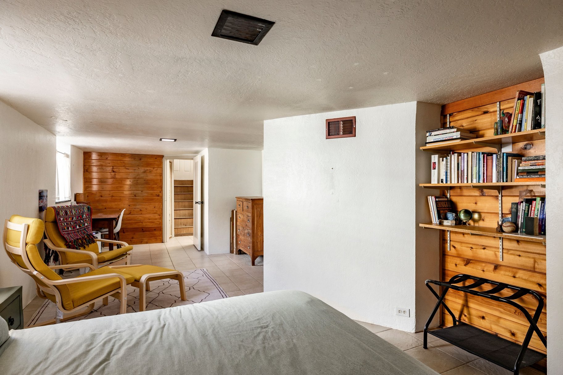  Beautifully Updated Home with 2,074 Sq. Ft. of Living Space, Historic Character - 物件實景