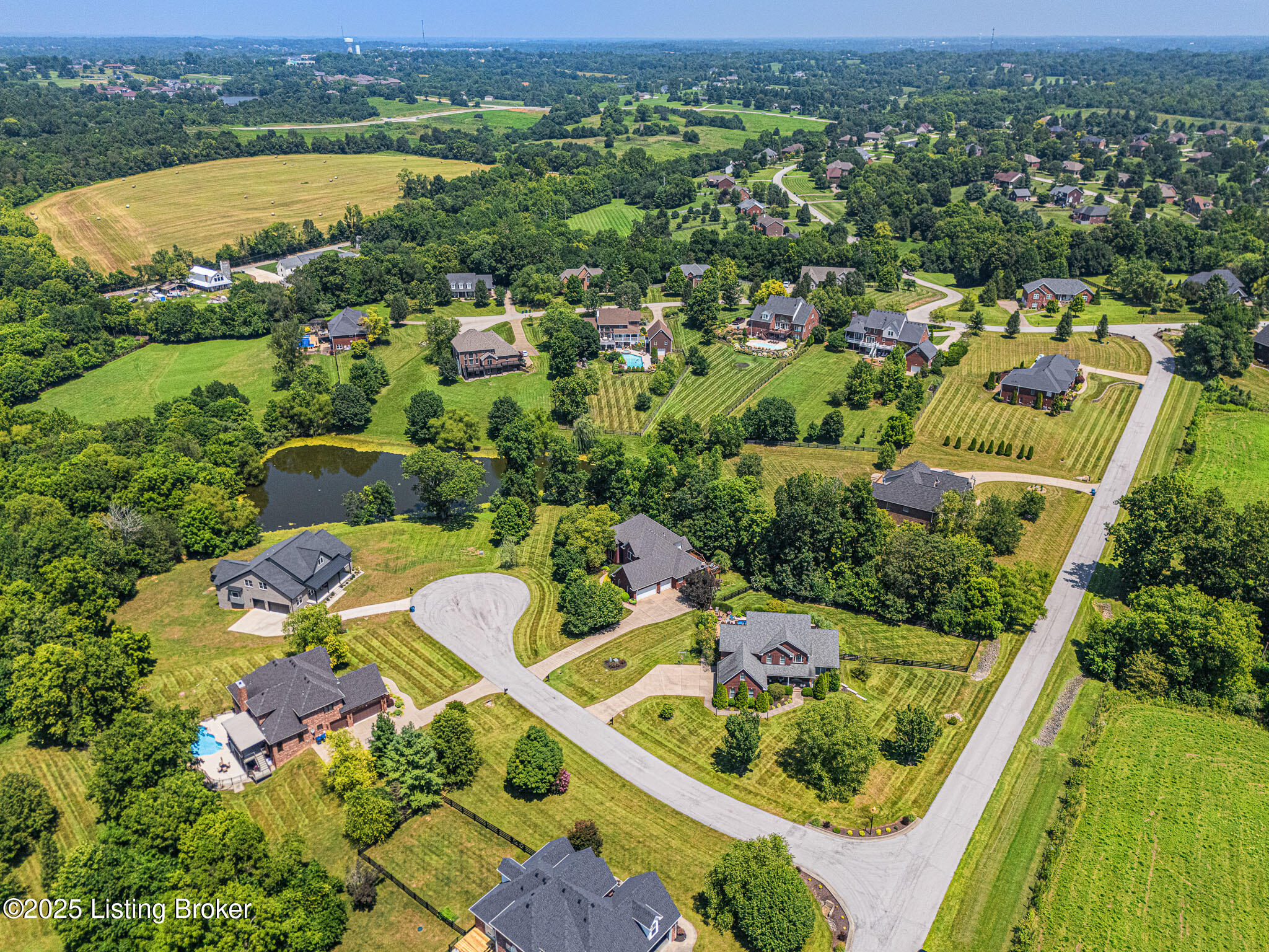 Crestwood, Kentucky, 40014, United States, 6 Bedrooms Bedrooms, ,5 BathroomsBathrooms,Residential,For Sale,1908239