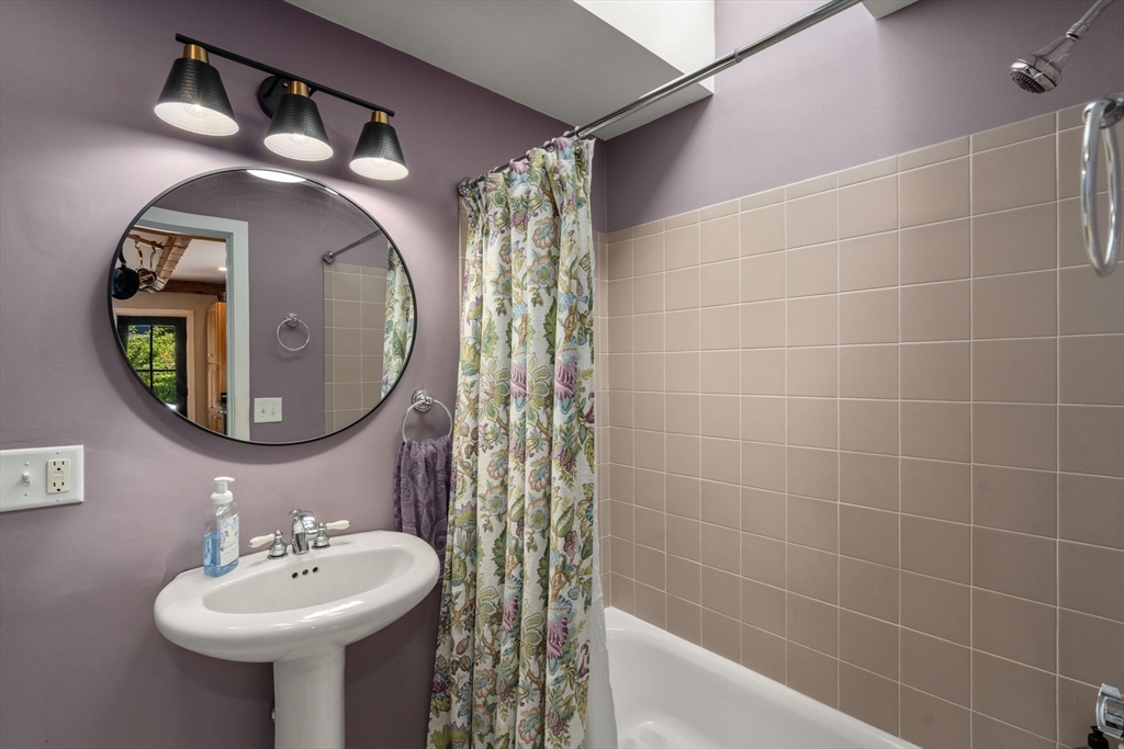 Maynard, Massachusetts, 01754, United States, 3 Bedrooms Bedrooms, ,2 BathroomsBathrooms,Residential,For Sale,1941830