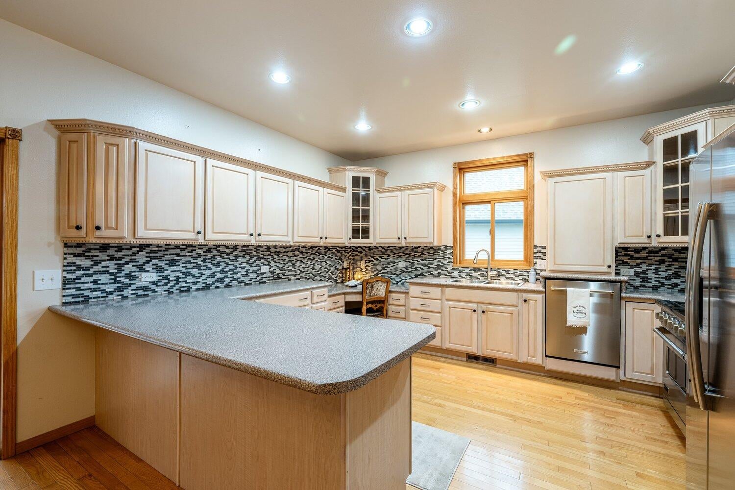 Sheridan, Wyoming, 82801, United States, 3 Bedrooms Bedrooms, ,3 BathroomsBathrooms,Residential,For Sale,2010007