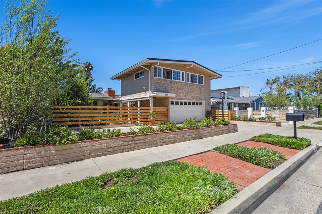 Costa Mesa, California, 92627, United States, 4 Bedrooms Bedrooms, ,3 BathroomsBathrooms,Residential,For Sale,1926286