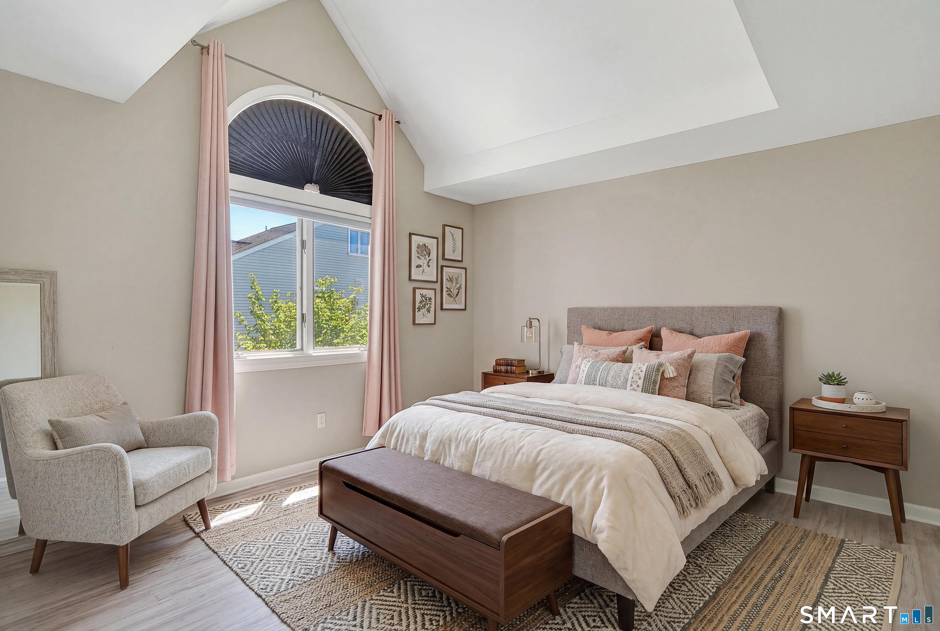 Greenwich, Connecticut, 06807, United States, 2 Bedrooms Bedrooms, ,4 BathroomsBathrooms,Residential,For Sale,2048631