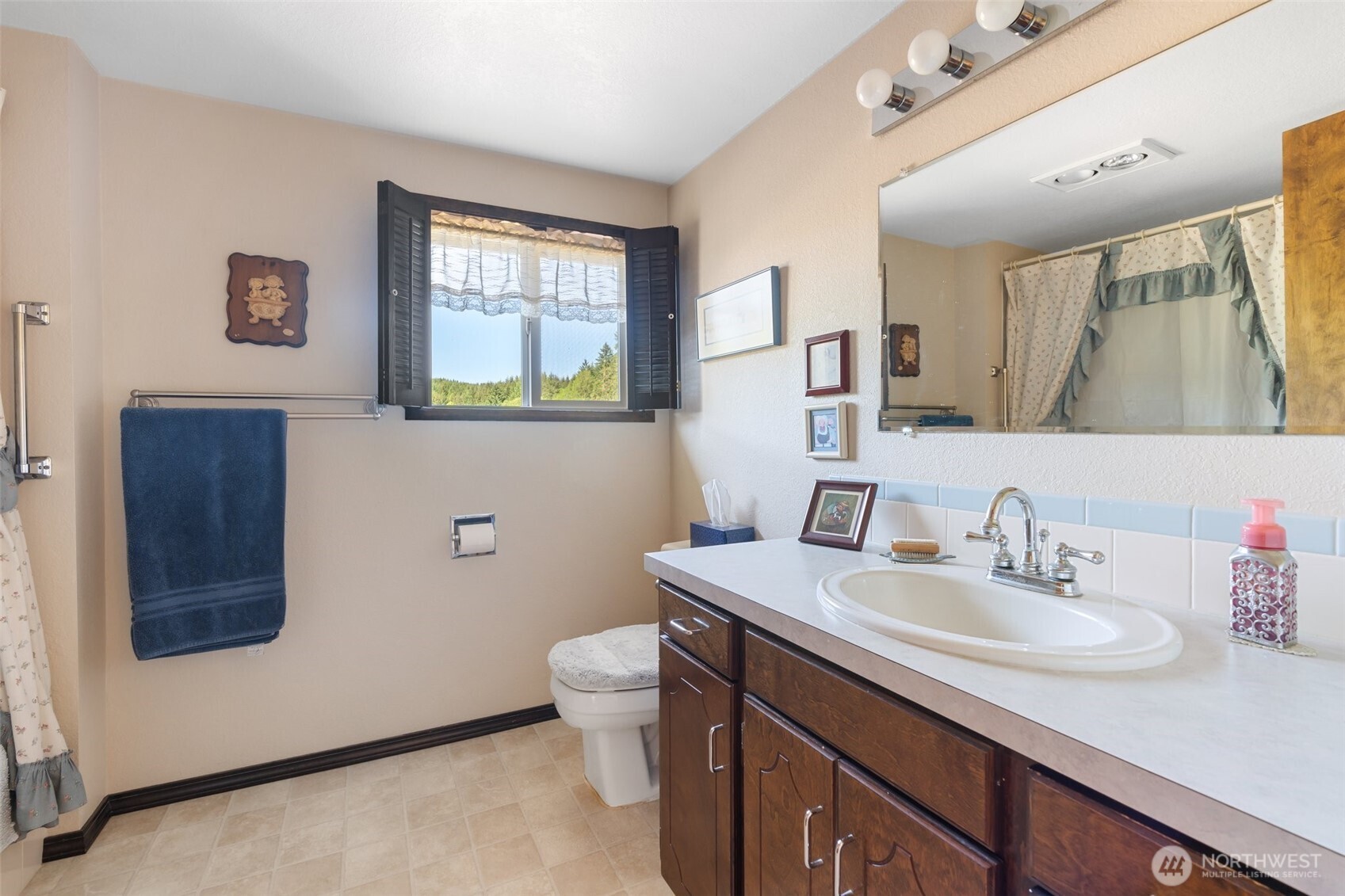 Chehalis, Washington, 98532, United States, 3 Bedrooms Bedrooms, ,1 BathroomBathrooms,Residential,For Sale,1851849