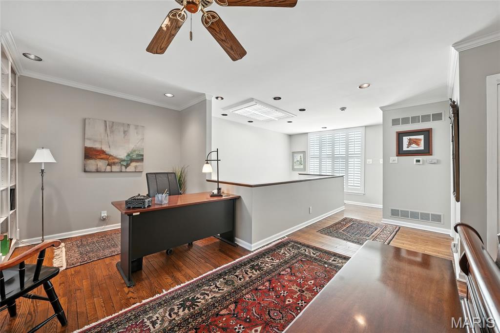St Louis, Missouri, 63108, United States, 4 Bedrooms Bedrooms, ,5 BathroomsBathrooms,Residential,For Sale,1941664