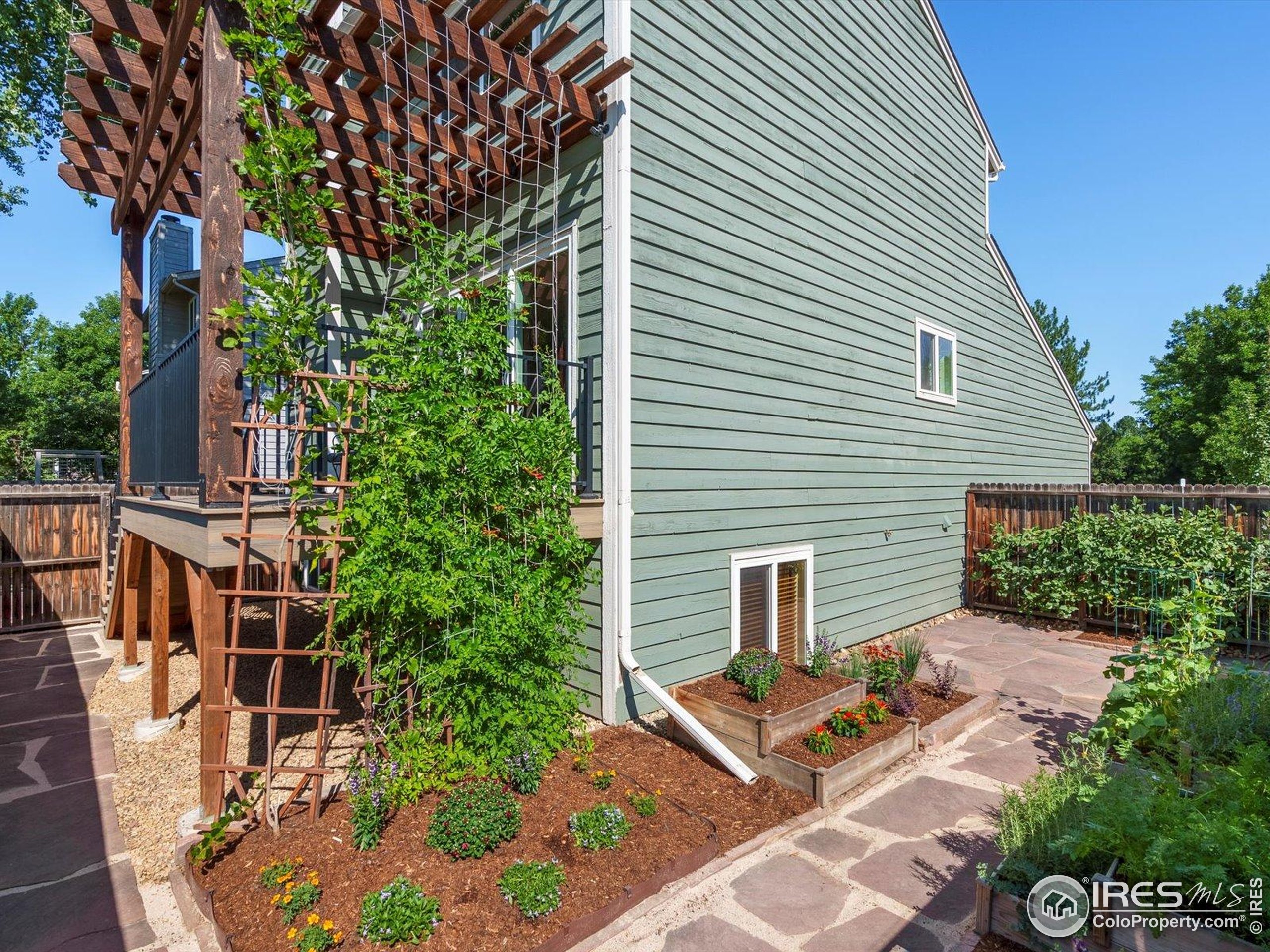 Boulder, Colorado, 80303, United States, 3 Bedrooms Bedrooms, ,2 BathroomsBathrooms,Residential,For Sale,1926436