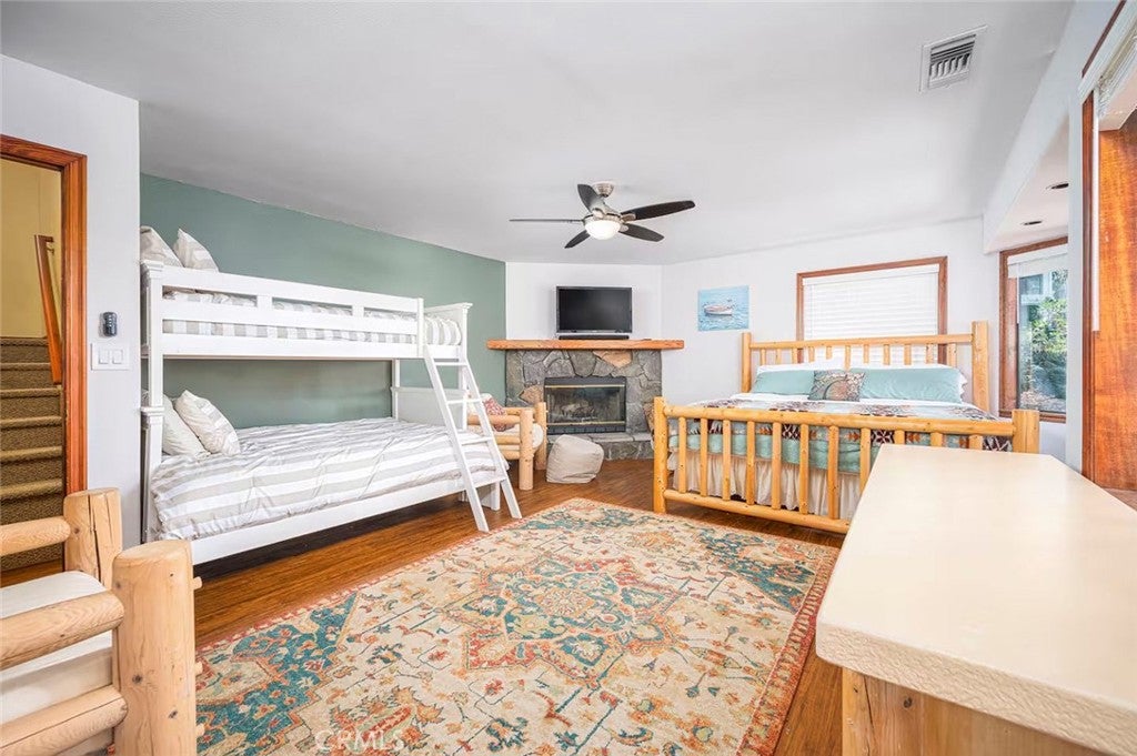 Crestline, California, 92325, United States, 3 Bedrooms Bedrooms, ,3 BathroomsBathrooms,Residential,For Sale,1939117