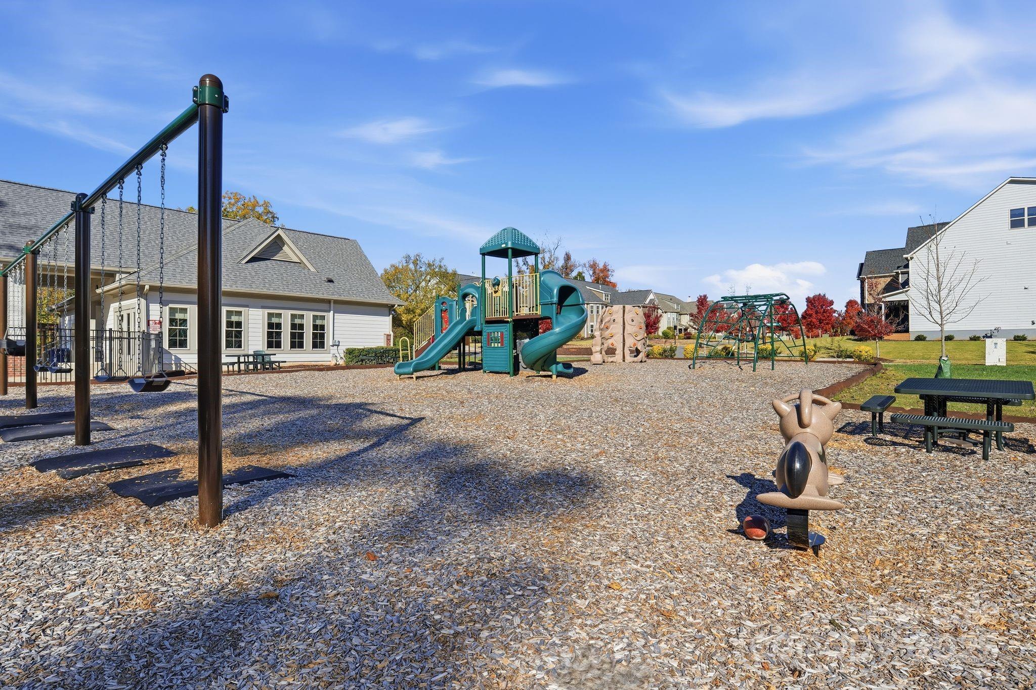 Huntersville, North Carolina, 28078, United States, 6 Bedrooms Bedrooms, ,5 BathroomsBathrooms,Residential,For Sale,1988370