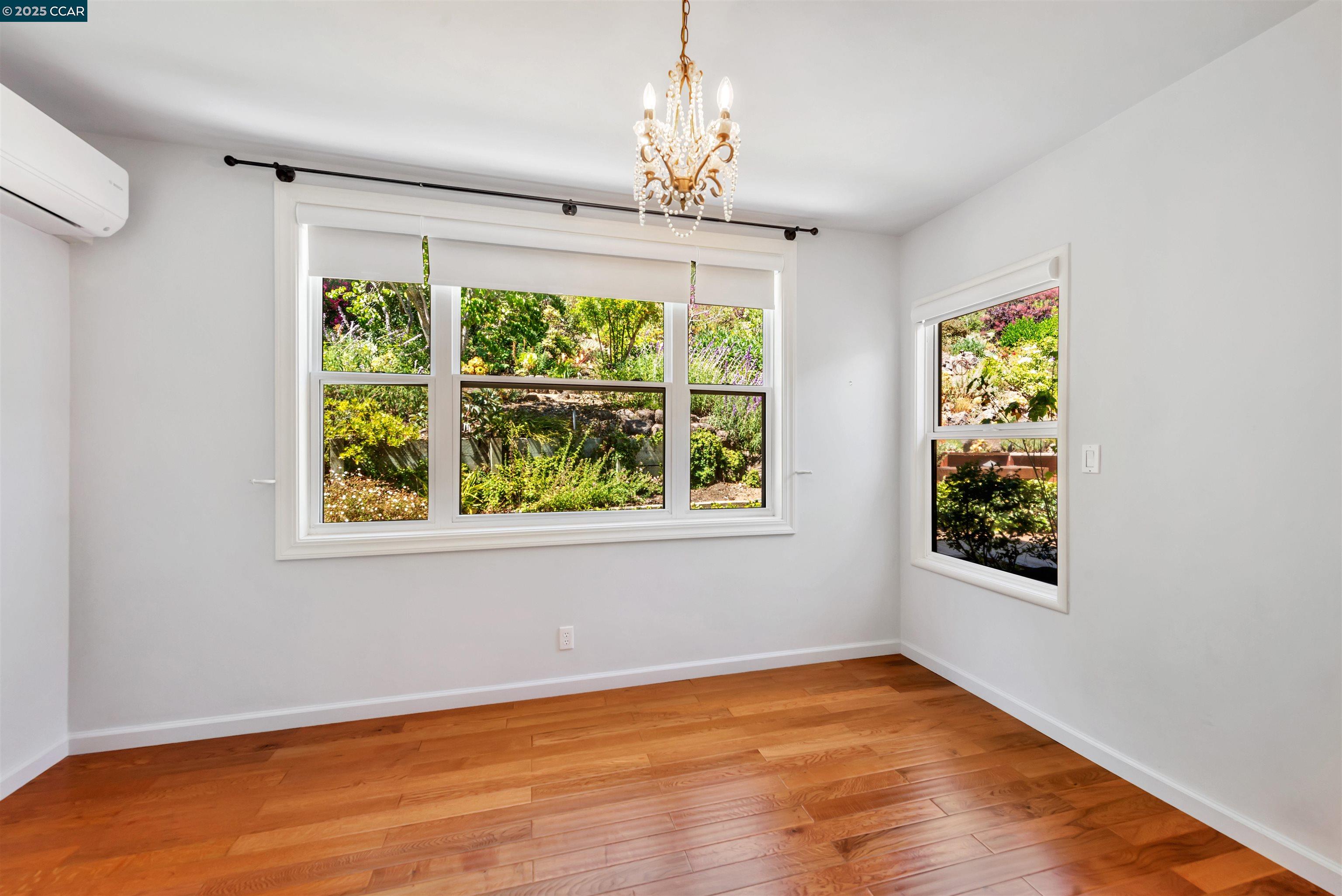 Orinda, California, 94563, United States, 4 Bedrooms Bedrooms, ,3 BathroomsBathrooms,Residential,For Sale,1885417