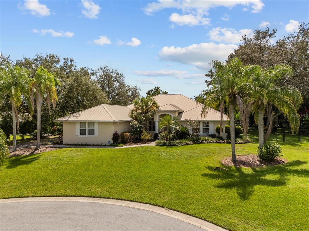 Lakeland, Florida, 33813, United States, 4 Bedrooms Bedrooms, ,4 BathroomsBathrooms,Residential,For Sale,1948005