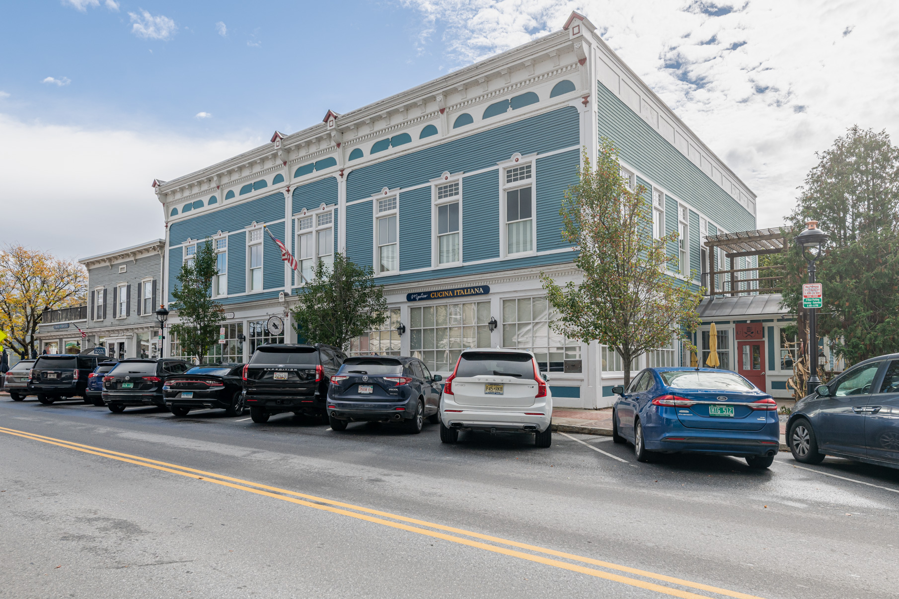  4928 Main Street - 物件實景