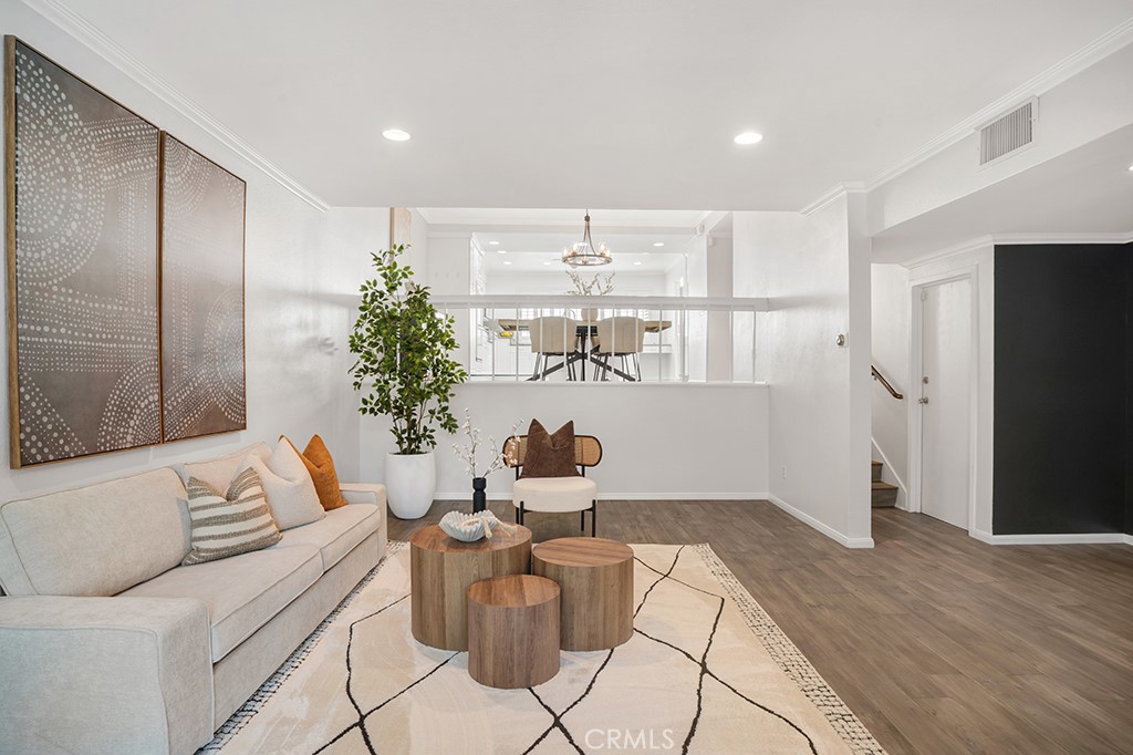 Woodland Hills, California, 91367, United States, 2 Bedrooms Bedrooms, ,3 BathroomsBathrooms,Residential,For Sale,1920124