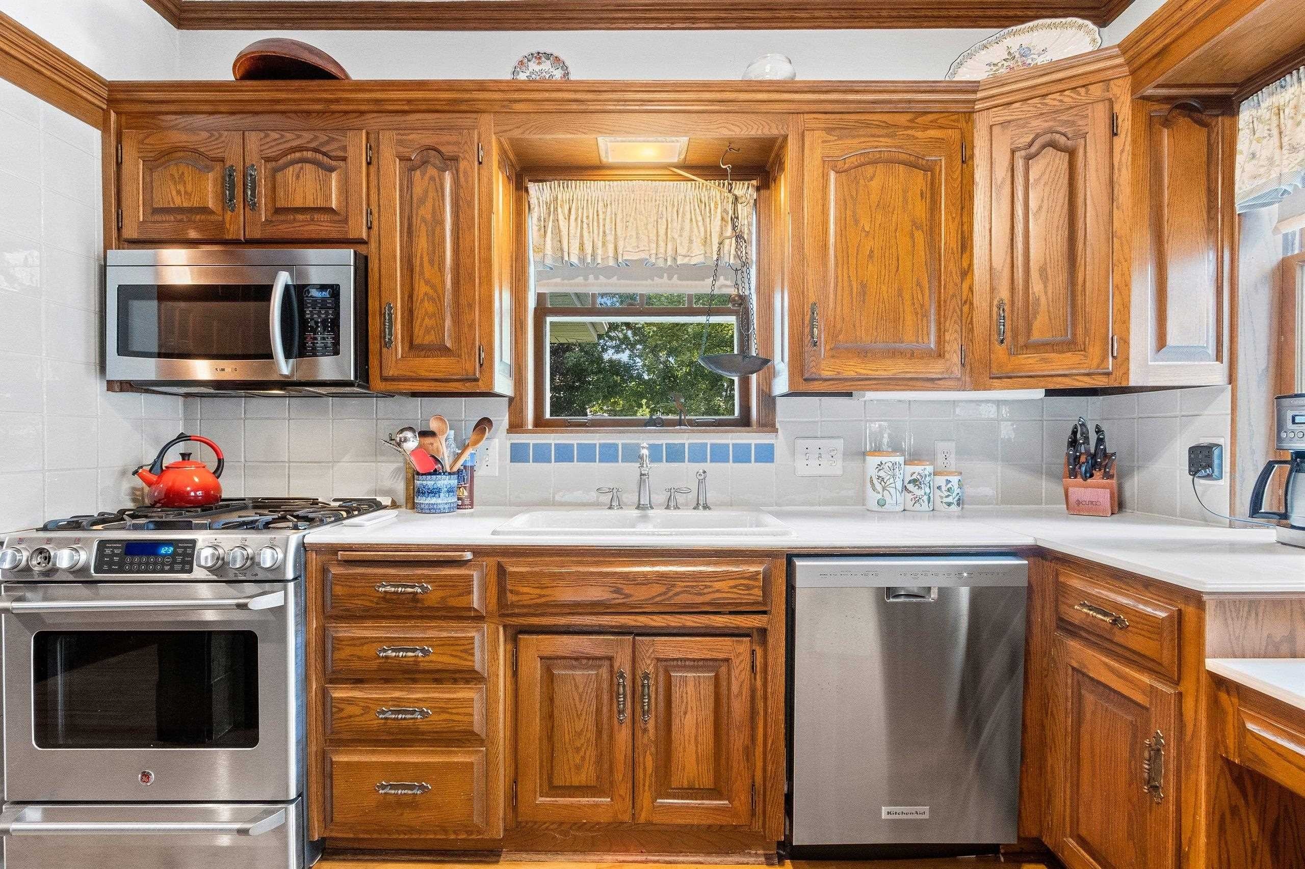 GREEN BAY, Wisconsin, 54301-3217, United States, 4 Bedrooms Bedrooms, ,3 BathroomsBathrooms,Residential,For Sale,1984503