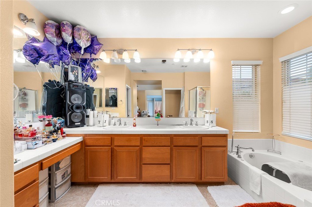 San Bernardino, California, 92407, United States, 5 Bedrooms Bedrooms, ,3 BathroomsBathrooms,Residential,For Sale,1981349