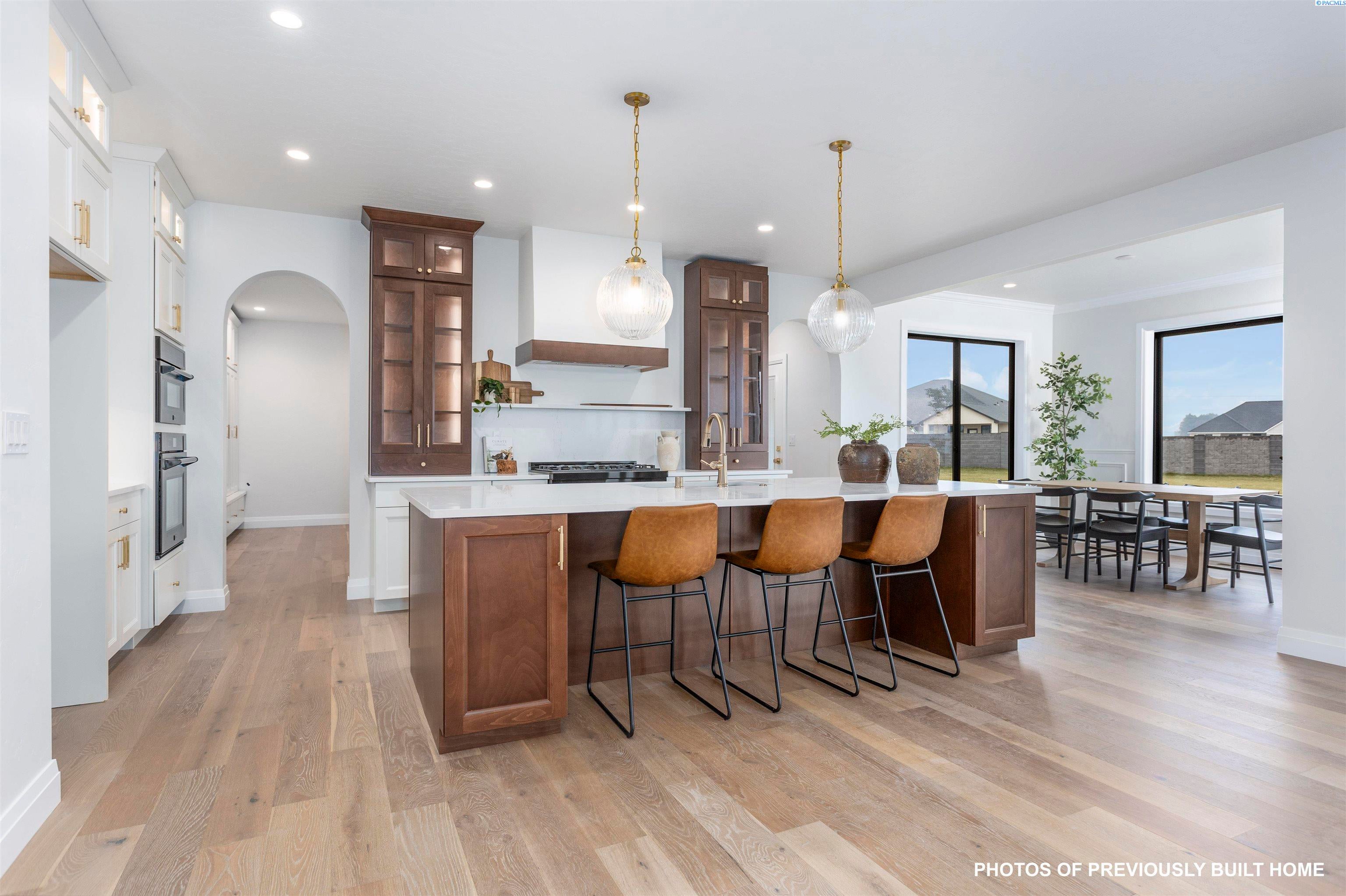 Pasco, Washington, 99301, United States, 4 Bedrooms Bedrooms, ,3 BathroomsBathrooms,Residential,For Sale,1982382