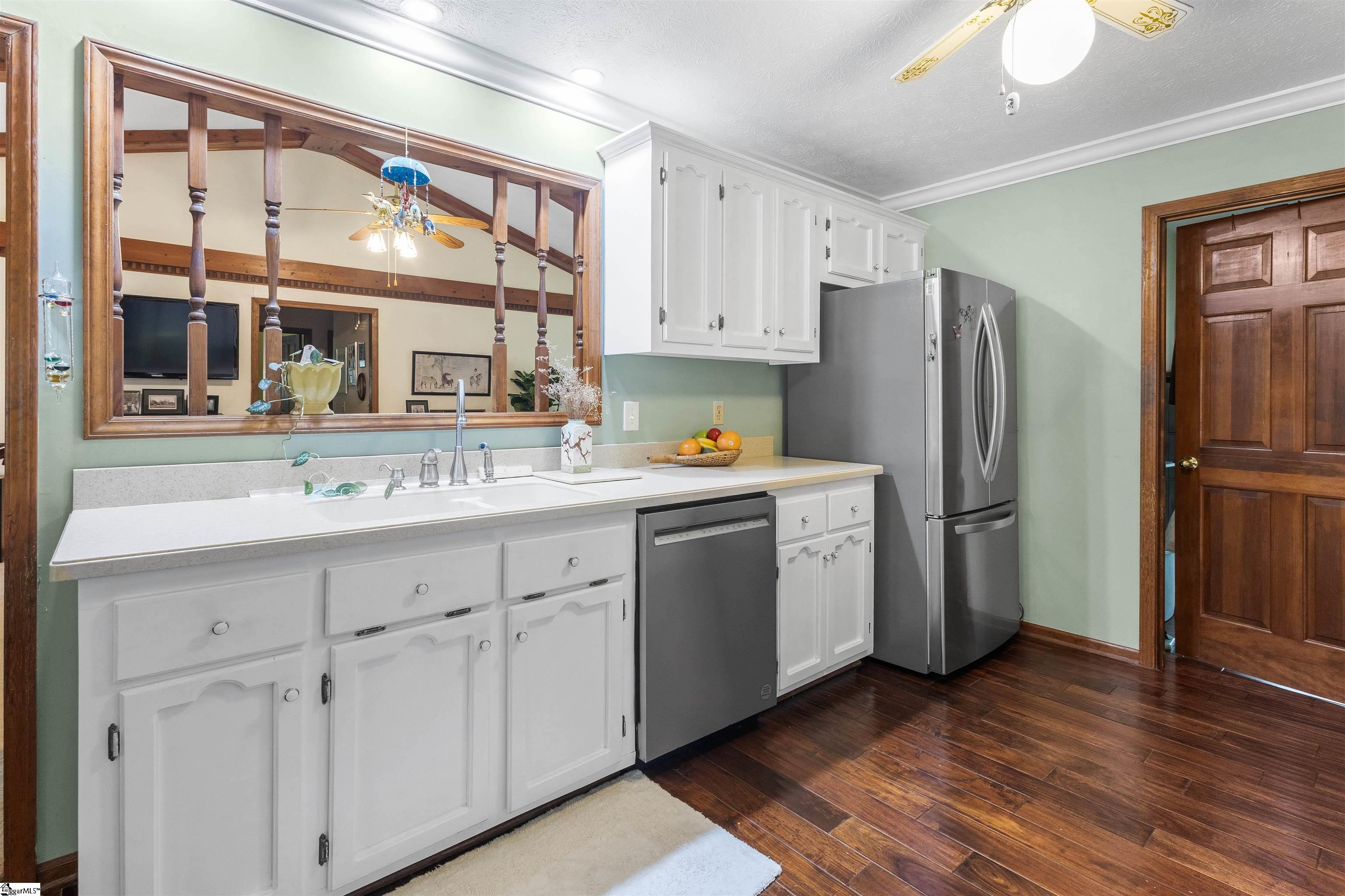 Liberty, South Carolina, 29657, United States, 3 Bedrooms Bedrooms, ,4 BathroomsBathrooms,Residential,For Sale,1944654