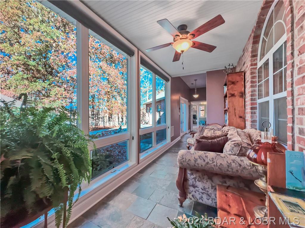 Camdenton, Missouri, 65020, United States, 5 Bedrooms Bedrooms, ,5 BathroomsBathrooms,Residential,For Sale,1850367