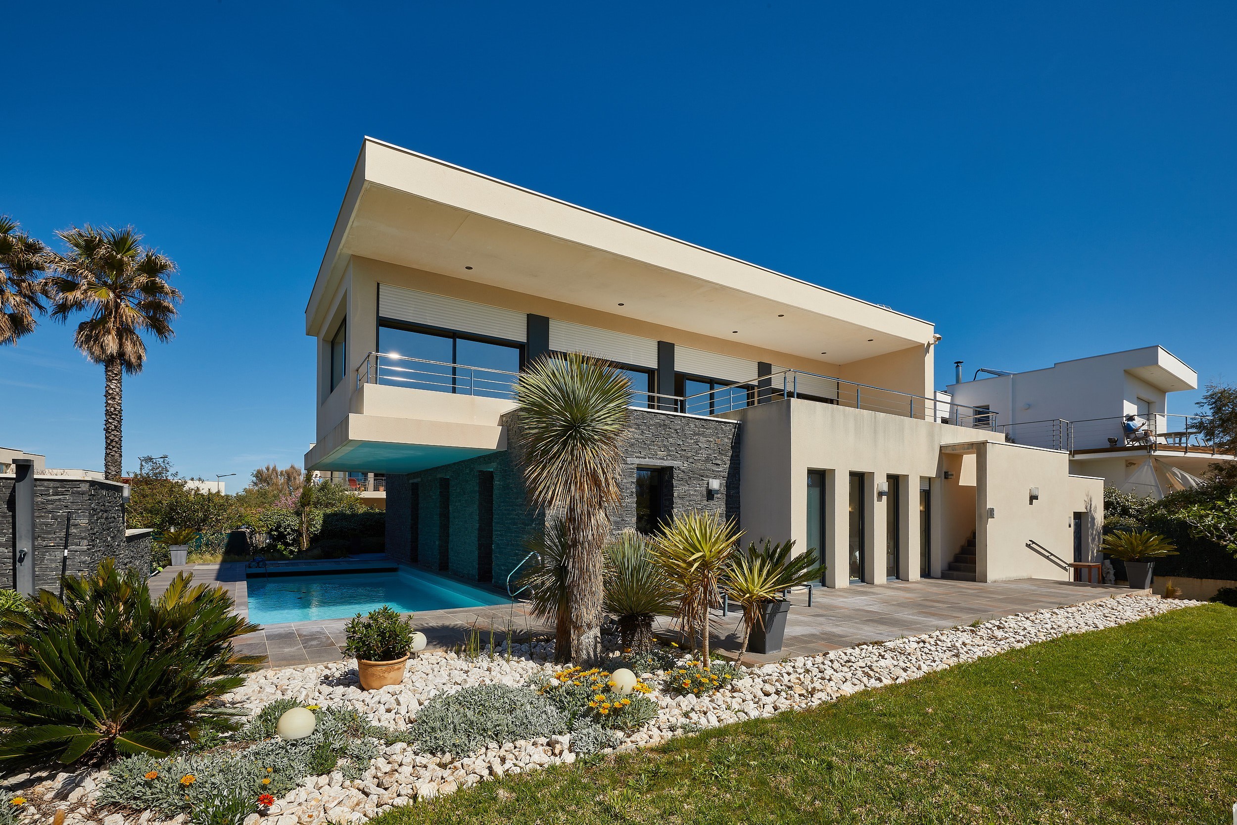  1105 / 5000 A Contemporary Beachfront Home... - 物件實景
