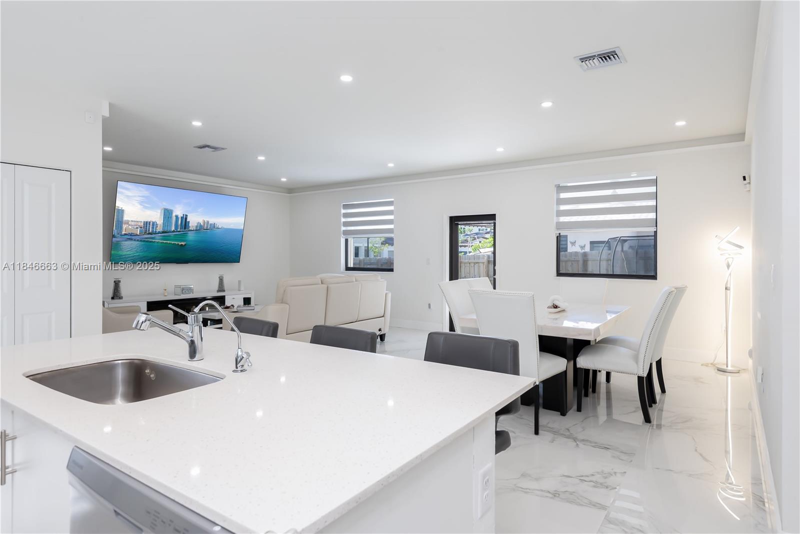 Homestead, Florida, 33032, United States, 5 Bedrooms Bedrooms, ,3 BathroomsBathrooms,Residential,For Sale,1900926