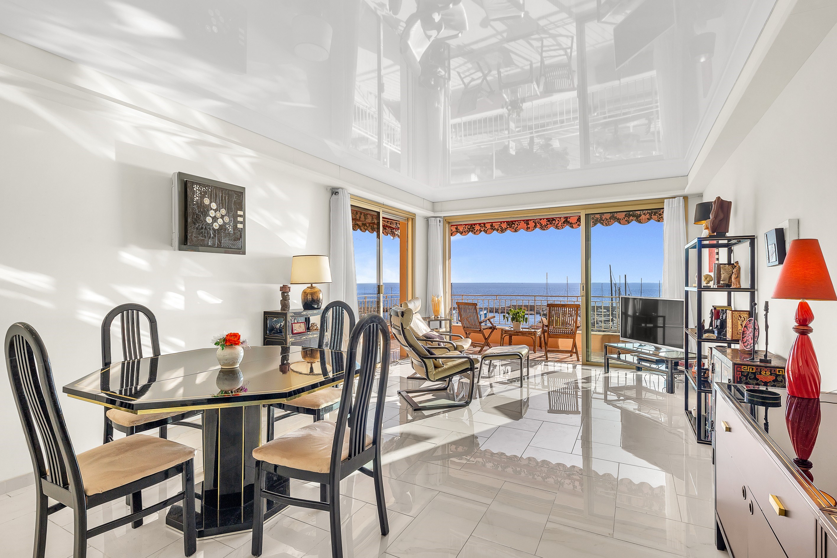  Seafront 2-bed apartment + Garage in Menton Garavan and panoramic sea view - 物件實景
