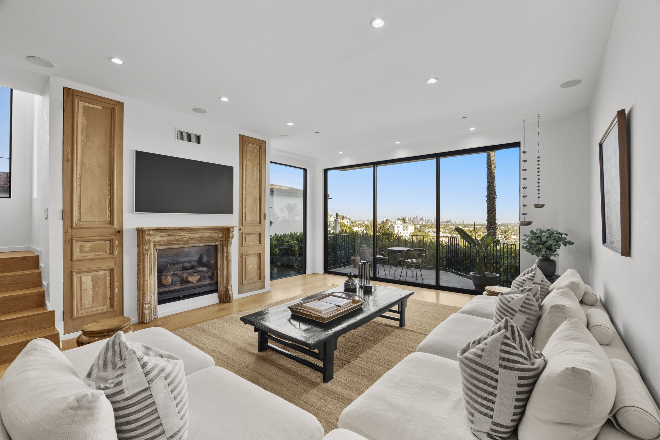  8241 Lincoln Terrace - 物件實景
