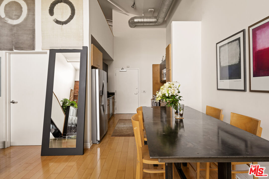 Los Angeles, California, 90012, United States, 1 Bedroom Bedrooms, ,1 BathroomBathrooms,Residential,For Sale,1827245
