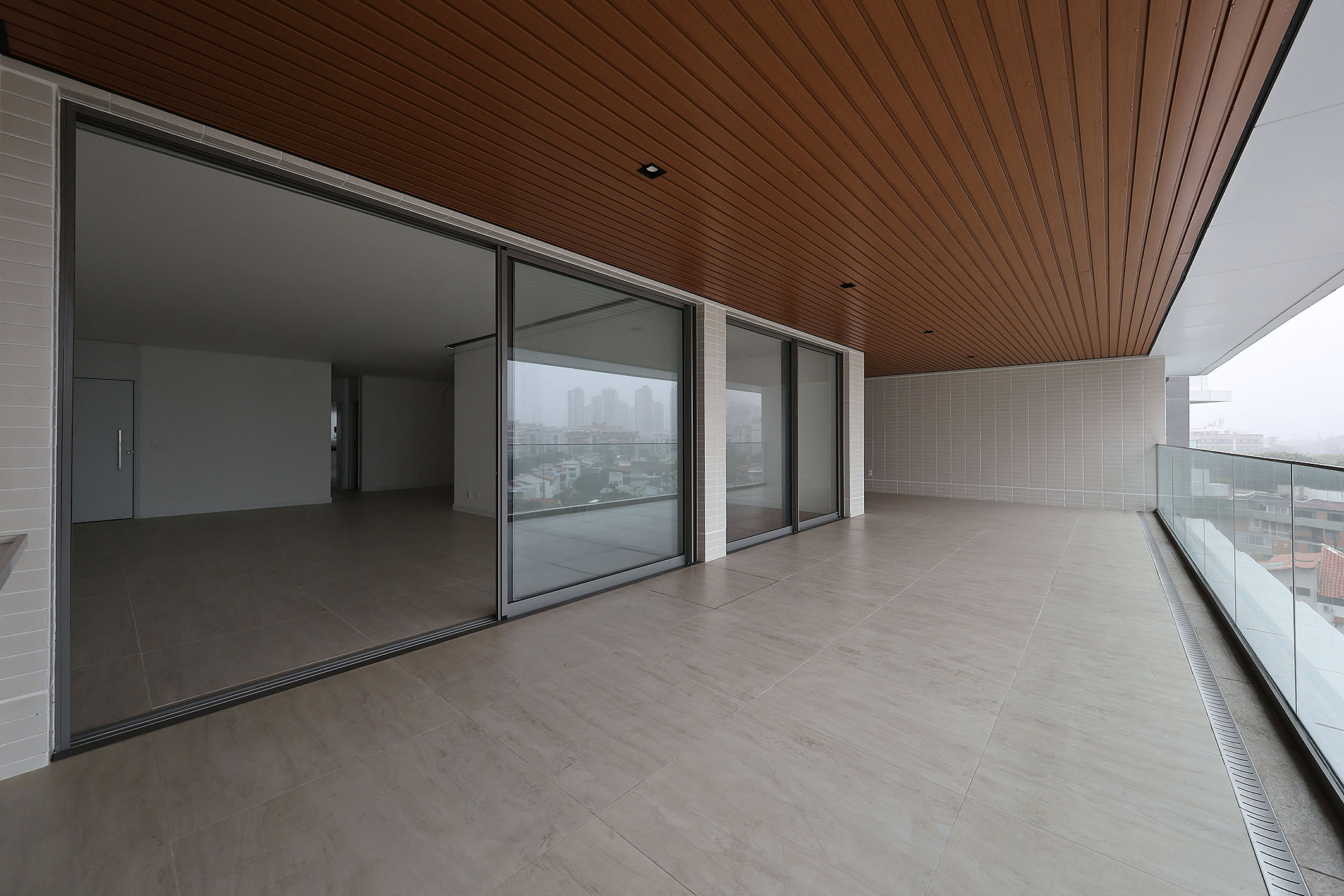  Spacious four-suite residence in a full-service residential condominium - 物件實景