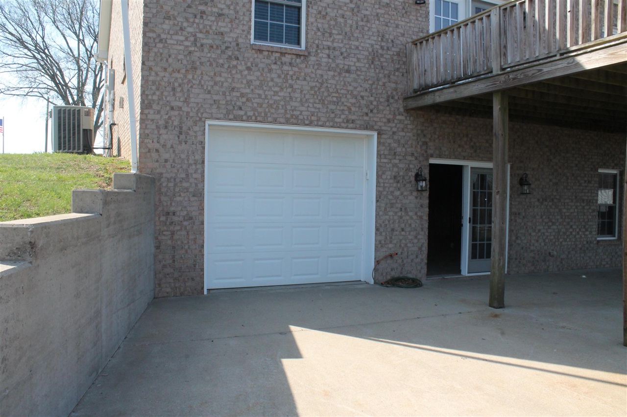 Bowling Green, Kentucky, 42101, United States, 3 Bedrooms Bedrooms, ,2 BathroomsBathrooms,Residential,For Sale,1838101