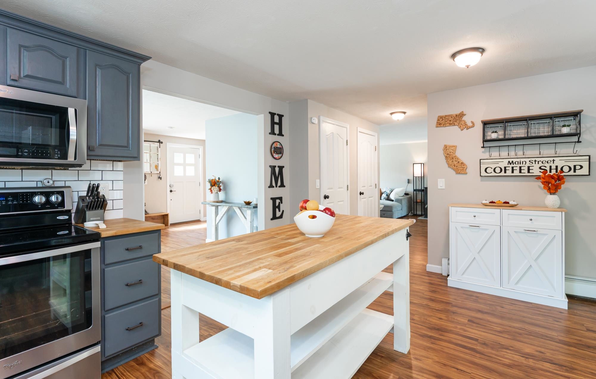 Hooksett, New Hampshire, 03106, United States, 3 Bedrooms Bedrooms, ,2 BathroomsBathrooms,Residential,For Sale,1941864