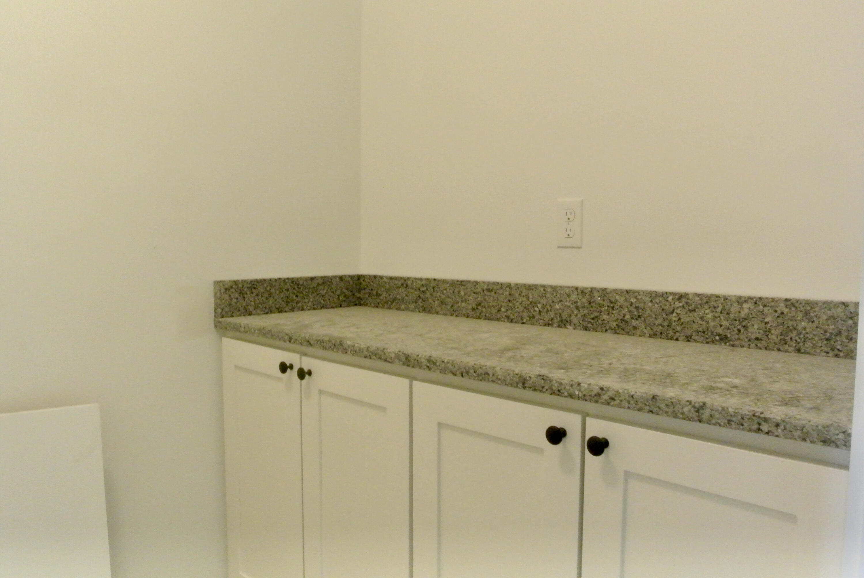 South Portland, Maine, 04106, United States, 3 Bedrooms Bedrooms, ,4 BathroomsBathrooms,Residential,For Sale,1966716