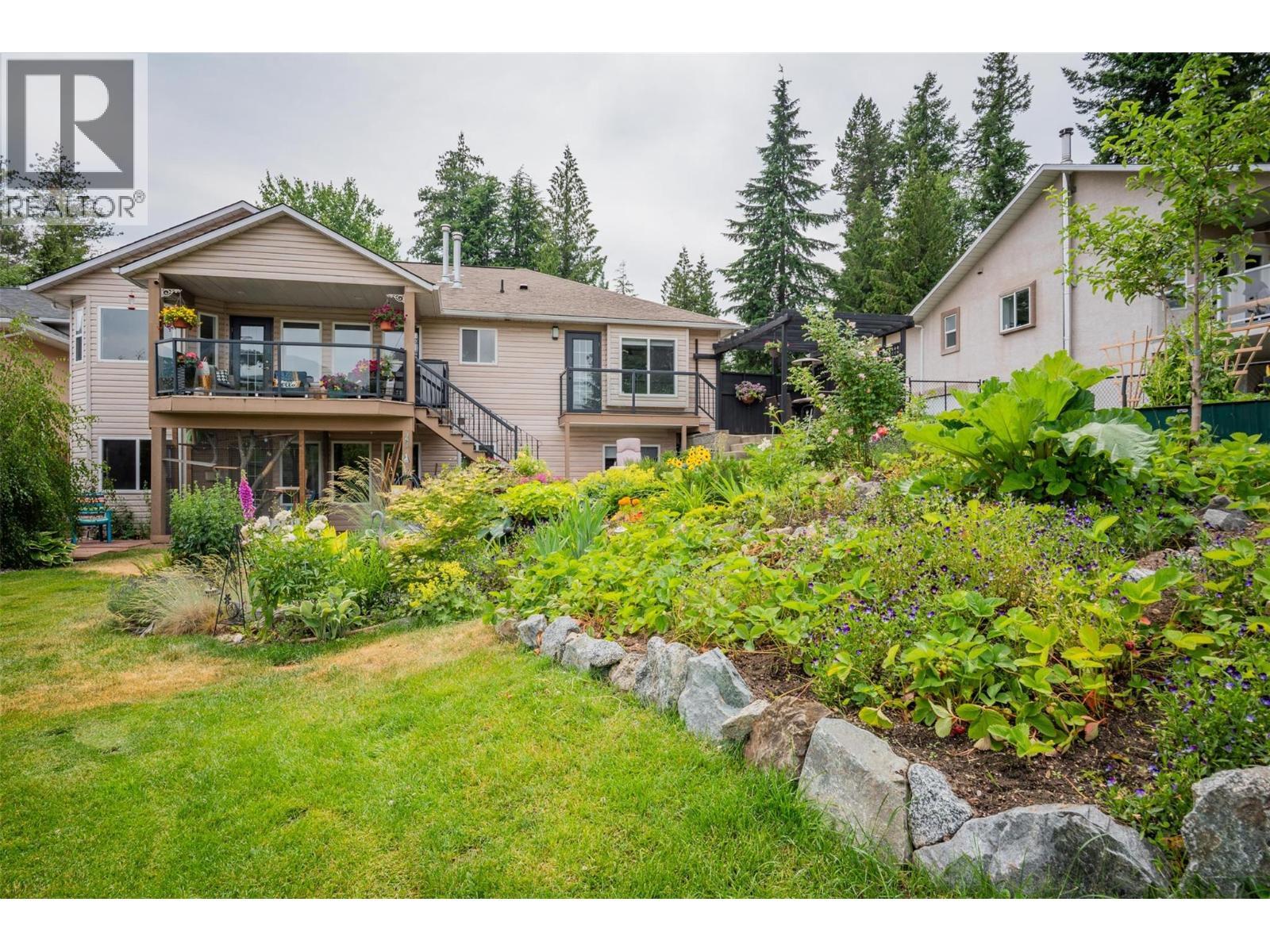 CASTLEGAR, British Columbia, V1N 3Z1, CA, 5 Bedrooms Bedrooms, ,3 BathroomsBathrooms,Residential,For Sale,1918005