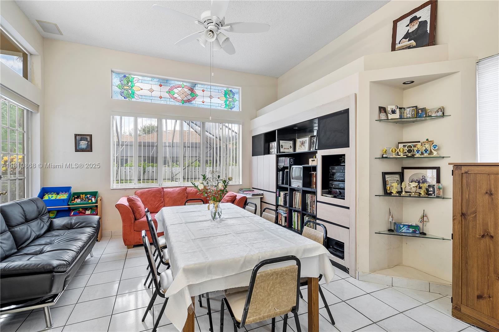 Weston, Florida, 33326, United States, 4 Bedrooms Bedrooms, ,3 BathroomsBathrooms,Residential,For Sale,1836929