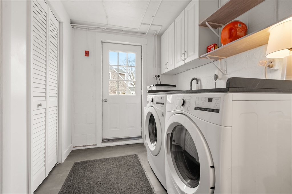 Kingston, Massachusetts, 02364, United States, 4 Bedrooms Bedrooms, ,1 BathroomBathrooms,Residential,For Sale,1991881