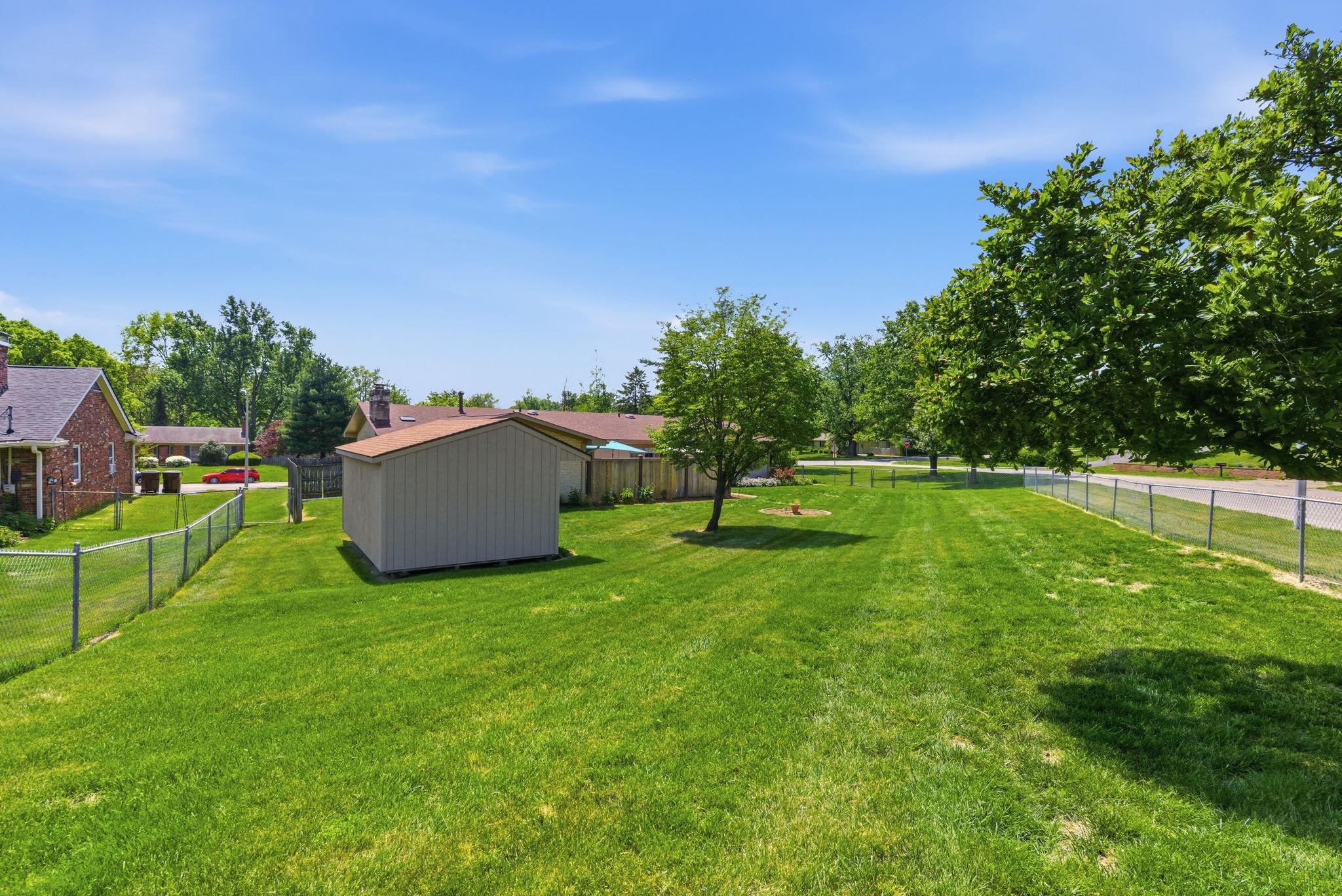  697 Cindy Blair Way - 物件實景