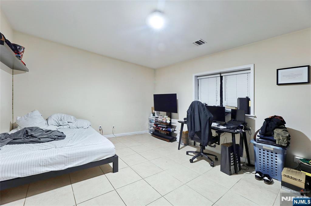 Harrison, New Jersey, 07029, United States, 5 Bedrooms Bedrooms, ,5 BathroomsBathrooms,Residential,For Sale,1985698