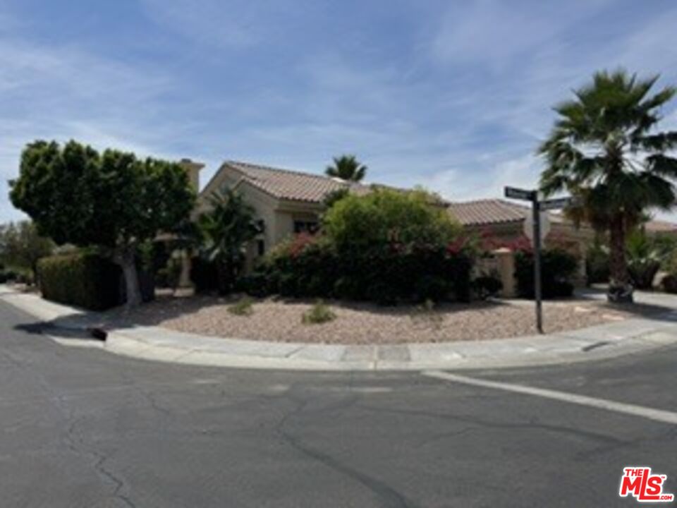 Waterfall Dr, Palm Desert, CA 92211 #1
