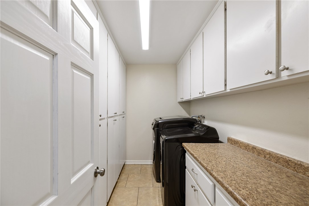 Helendale, California, 92342, United States, 3 Bedrooms Bedrooms, ,2 BathroomsBathrooms,Residential,For Sale,1950489