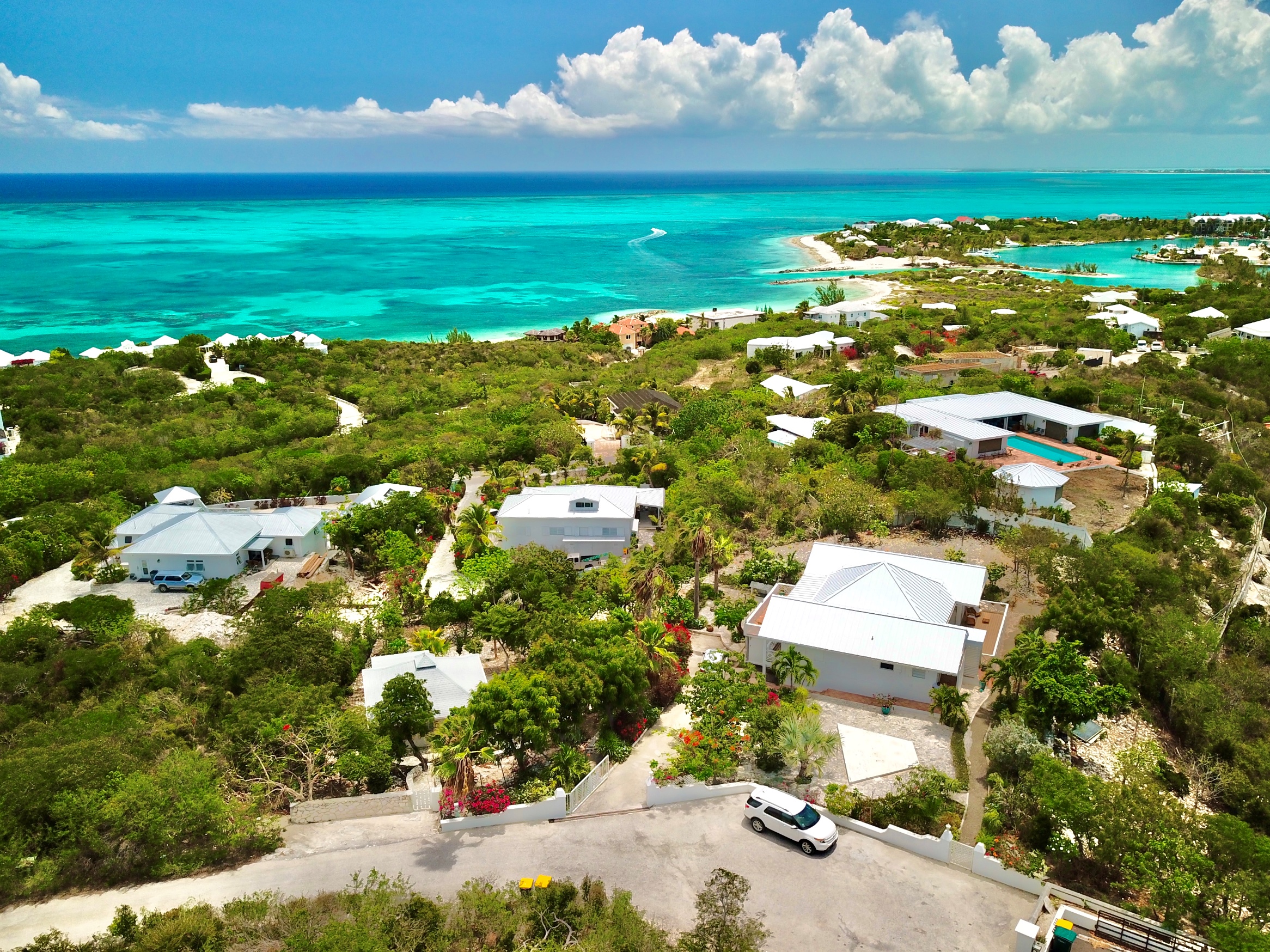 Crown Ridge Drive Villa + Guest House, Providenciales, TC, ,4 BathroomsBathrooms,Residential,For Sale,Crown Ridge Drive Villa + Guest House,1219429