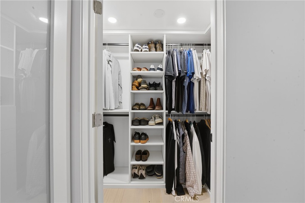 Long Beach, California, 90803, United States, 1 Bedroom Bedrooms, ,1 BathroomBathrooms,Residential,For Sale,2003113