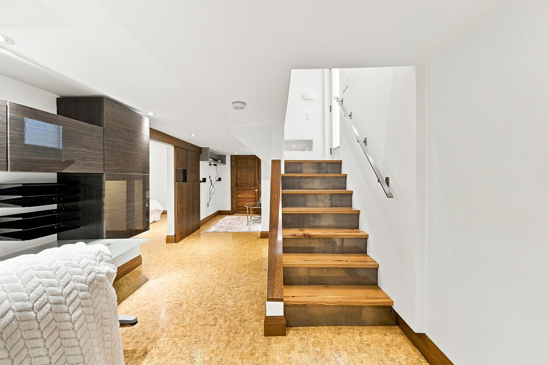  16 Sunnybrook Rd - 物件實景