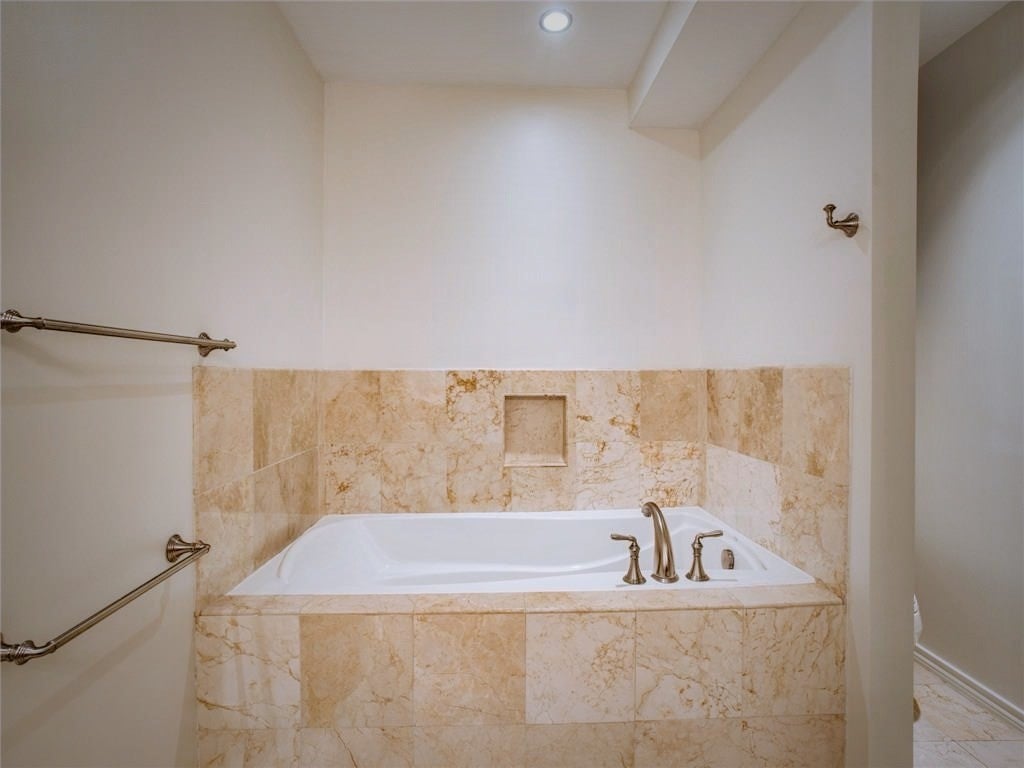 Dallas, Texas, 75225, United States, 2 Bedrooms Bedrooms, ,2 BathroomsBathrooms,Residential,For Sale,1980398