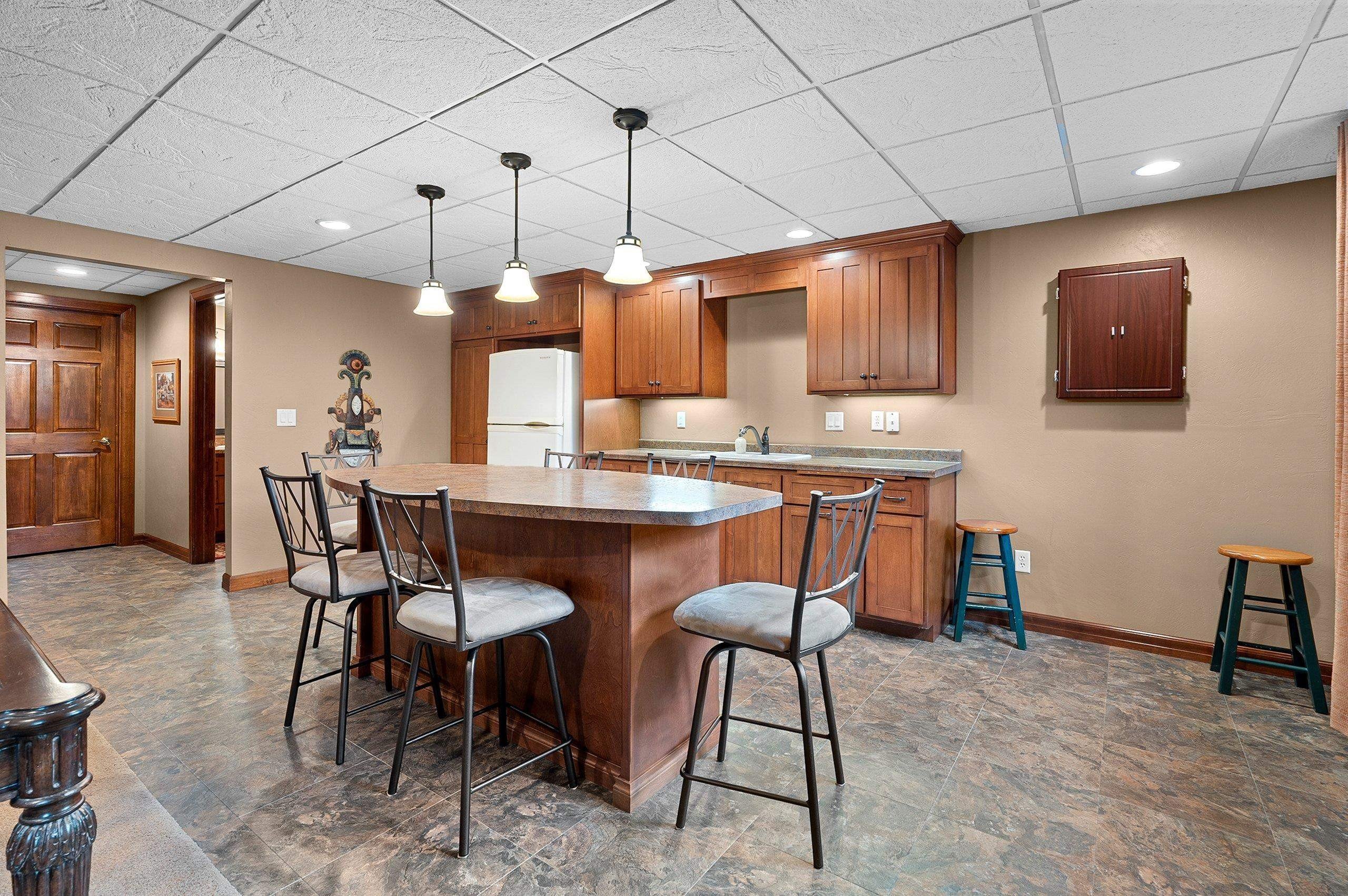 DE PERE, Wisconsin, 54115, United States, 3 Bedrooms Bedrooms, ,4 BathroomsBathrooms,Residential,For Sale,2048400