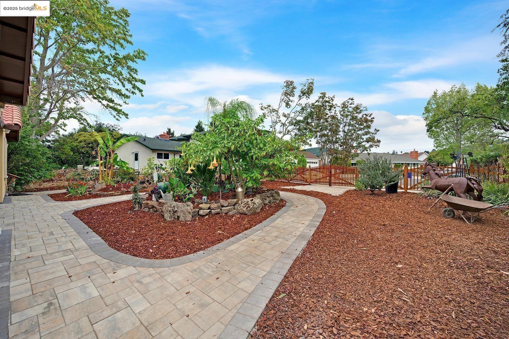 El Sobrante, California, 94803, United States, 4 Bedrooms Bedrooms, ,3 BathroomsBathrooms,Residential,For Sale,1986532