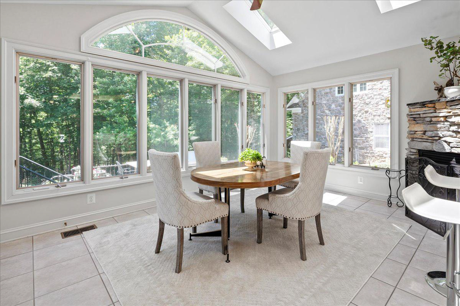  13320 Ivakota Farm Road, Clifton, VA, 20124 - 物件實景